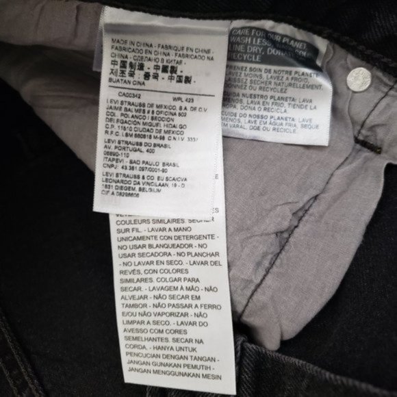 Levi’s Premium Deconstructed Studded Distressed Denim Skirt Black Sz 34 $80 SOLD - Picture 10 of 10